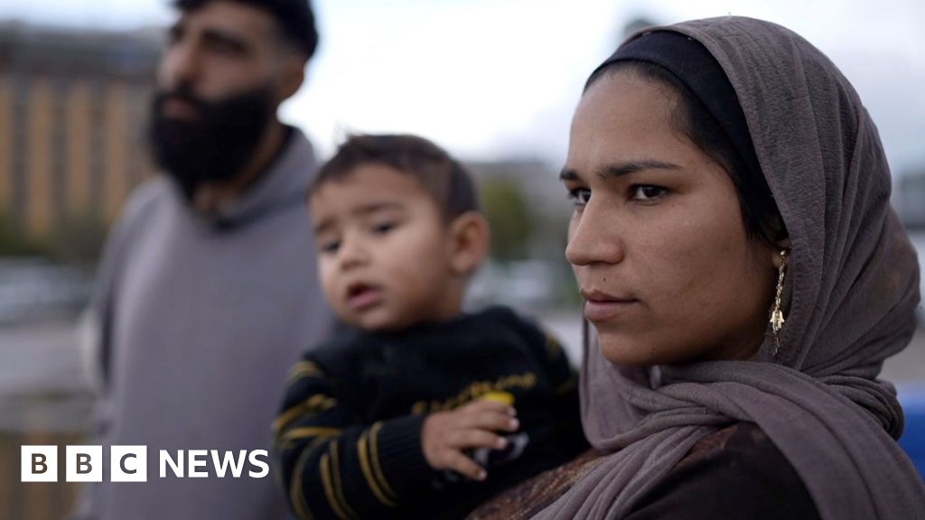BBC speaks to displaced families in Lebanon 375f83b0 29d7 11f1 a79a 77e93010d956.jpg