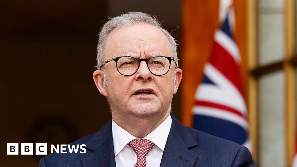 Australia PM heckled at Sydney mosque Ramadan event a26d9f60 23fc 11f1 a32f e53a8acb7c4f.jpg