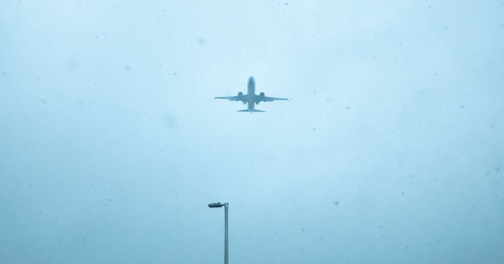 24biz airline deals 01 gwcm facebookjumbo.jpg