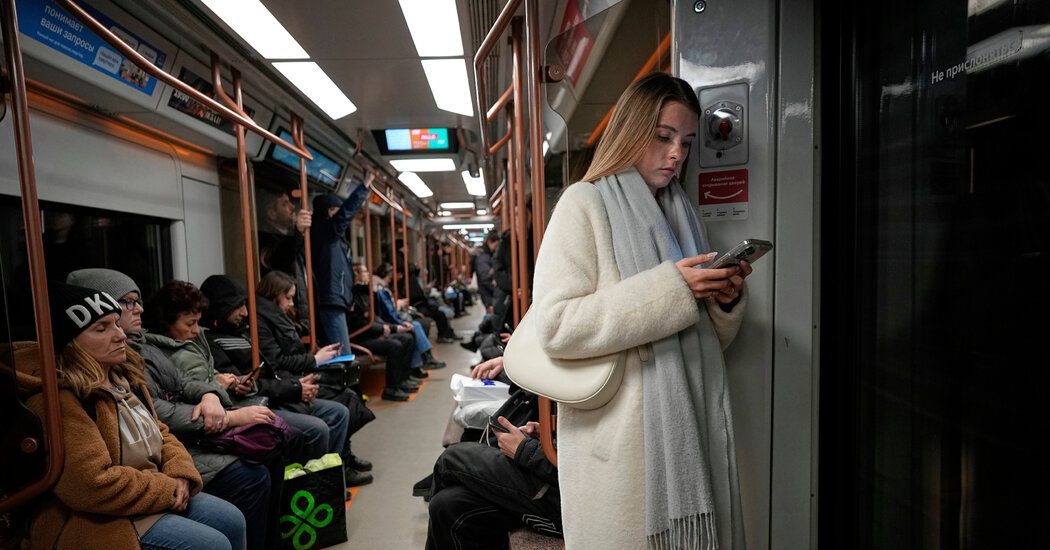 28russia discontent lbcp facebookjumbo.jpg
