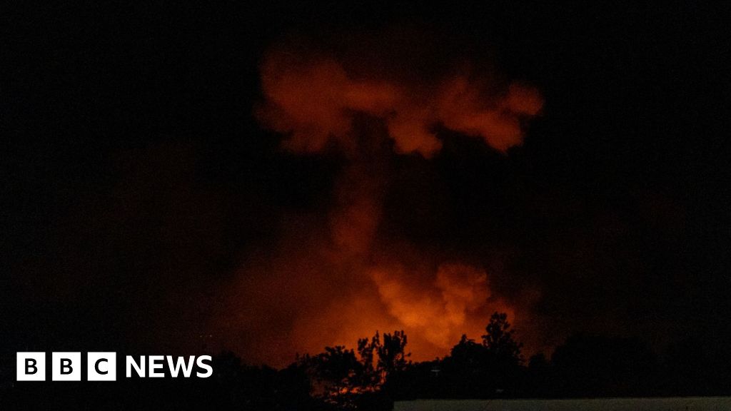 Explosions at Burundi ammunition depot kill civilians, witnesses say 94aacd40 2ddd 11f1 b297 95b0a0a8331e.jpg