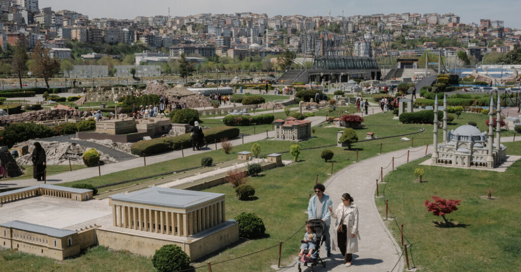 00int turkey families 01 zmlv facebookjumbo.jpg