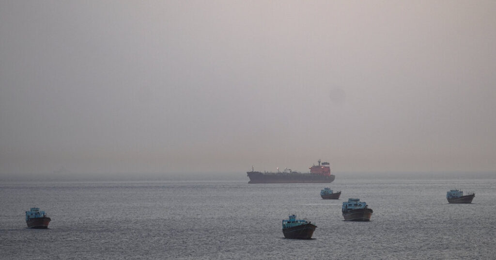 Iran Threatens Ships Over Trump Plan to Break Iran’s Blockade 04 mideast iran jhmk facebookjumbo.jpg