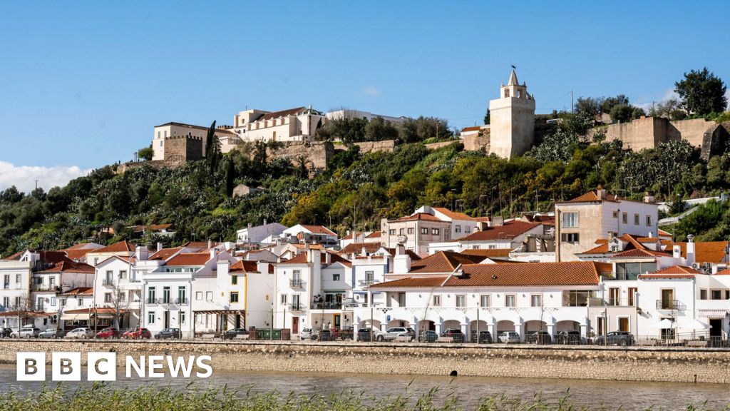 Pair arrested after boys abandoned by road in Portugal 088e2860 5543 11f1 bf6a 71733cf77f82.jpg
