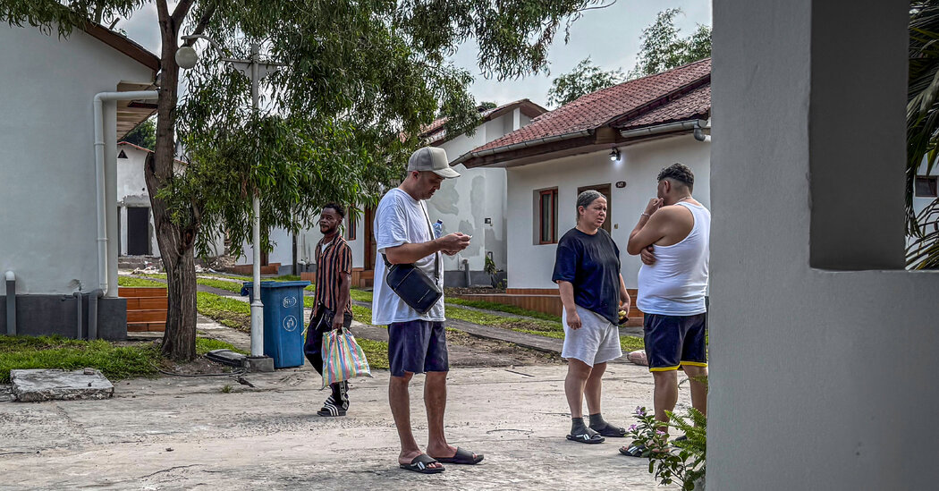 13int colombia deportee fzck facebookjumbo.jpg