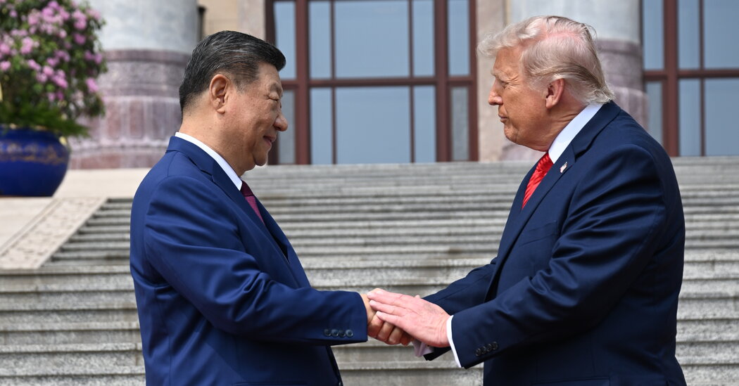 14int trumpxi bodylanguage 02 hbvg facebookjumbo.jpg