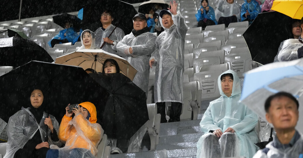 20int interkorea soccer disaptch 01 hmlk facebookjumbo.jpg