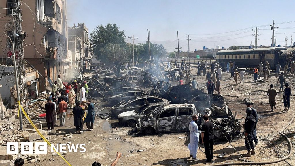 Blast targeting train kills at least 20 in Pakistan 290cfef0 574a 11f1 934b 4138723911fd.jpg