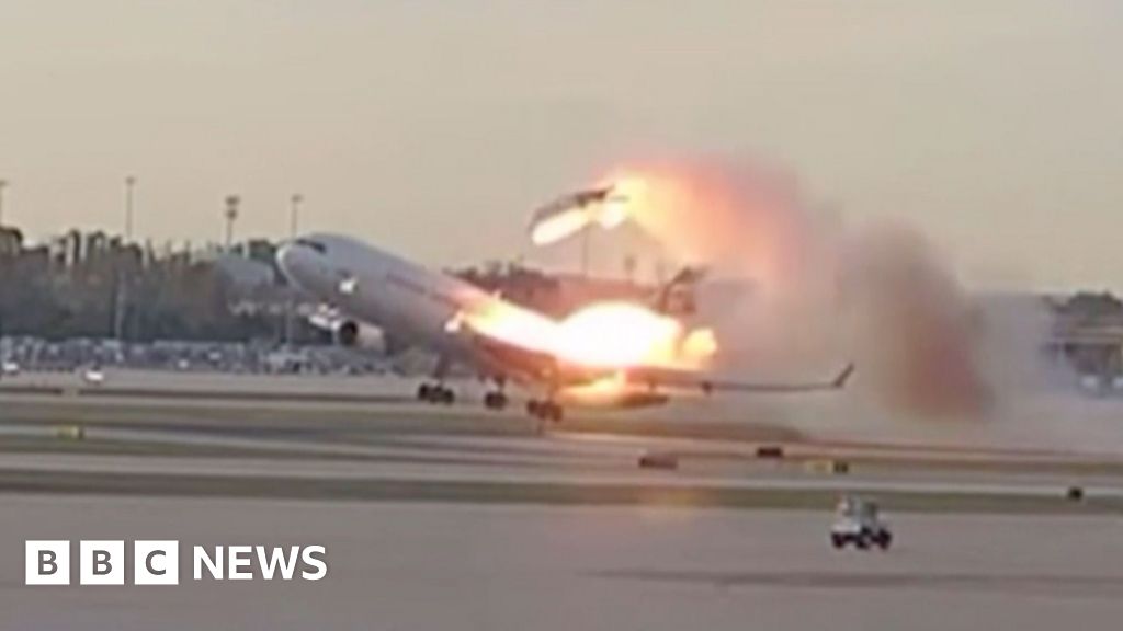 New video captures engine ripping off cargo plane in deadly Kentucky crash 8874ca00 5478 11f1 b682 cf91850925ea.jpg
