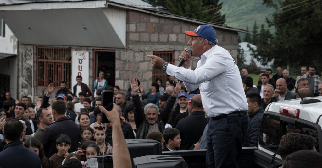 Backed by Trump, Opposed by Putin, and Fighting for His Political Life 05int armenia ctfk facebookjumbo.jpg