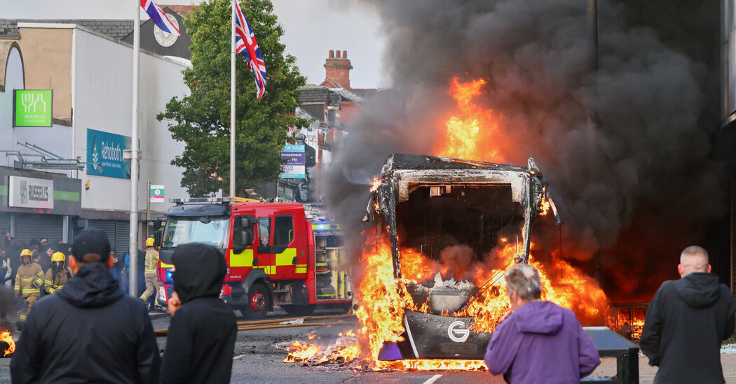 10nireland violence 01 bqmj facebookjumbo.jpg