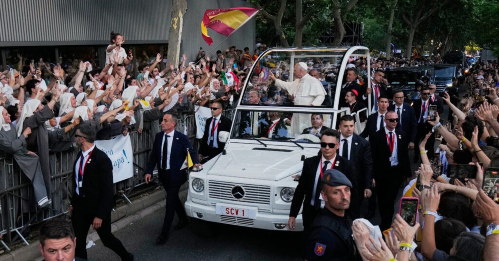 12int pope spain 1 zjlq facebookjumbo.jpg