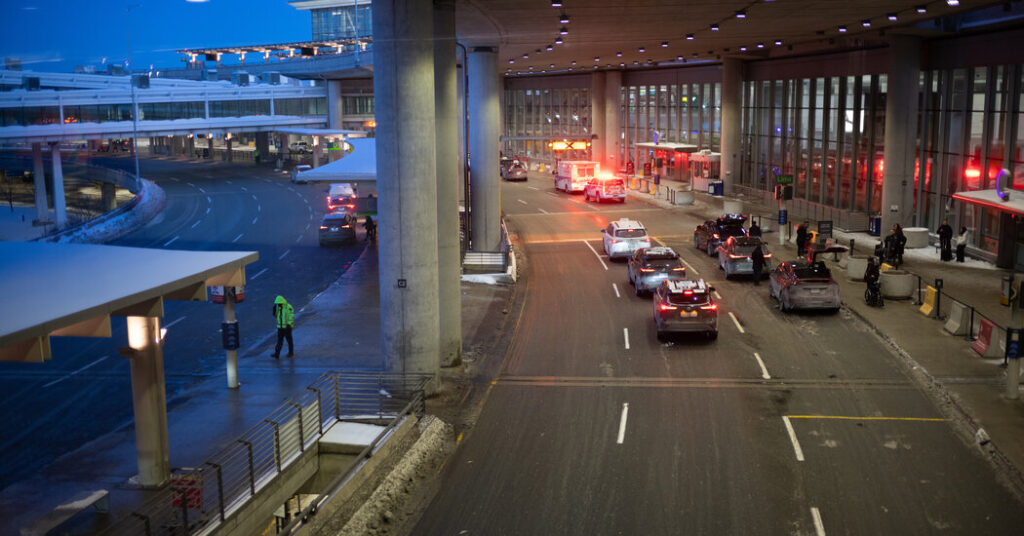 Teen-aged Suspect in U.S. Consulate Shooting Is Arrested at Toronto Airport 18toronto crash ru11 cqht facebookjumbo.jpg