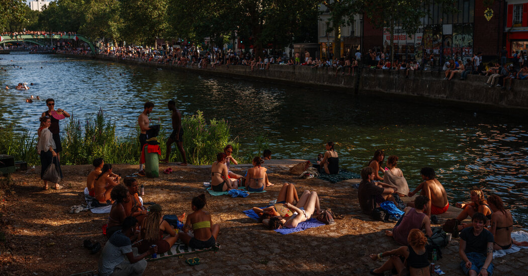 24europe heatwave paris 02 ghvk facebookjumbo.jpg