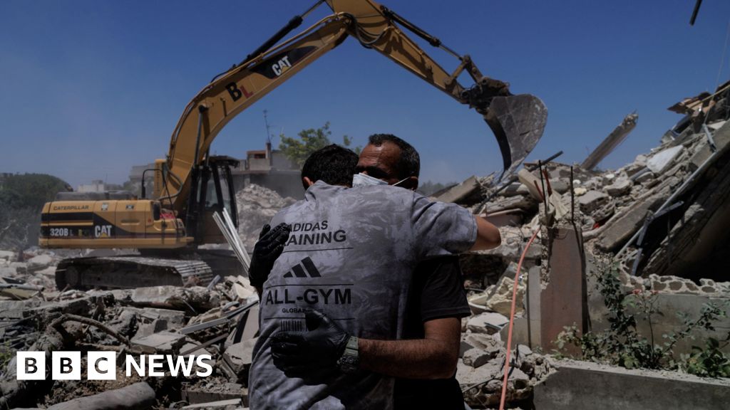 Israel and Hezbollah continue strikes despite ceasefire agreement 821b5d20 6c9e 11f1 9c69 eb6435da1435.jpg
